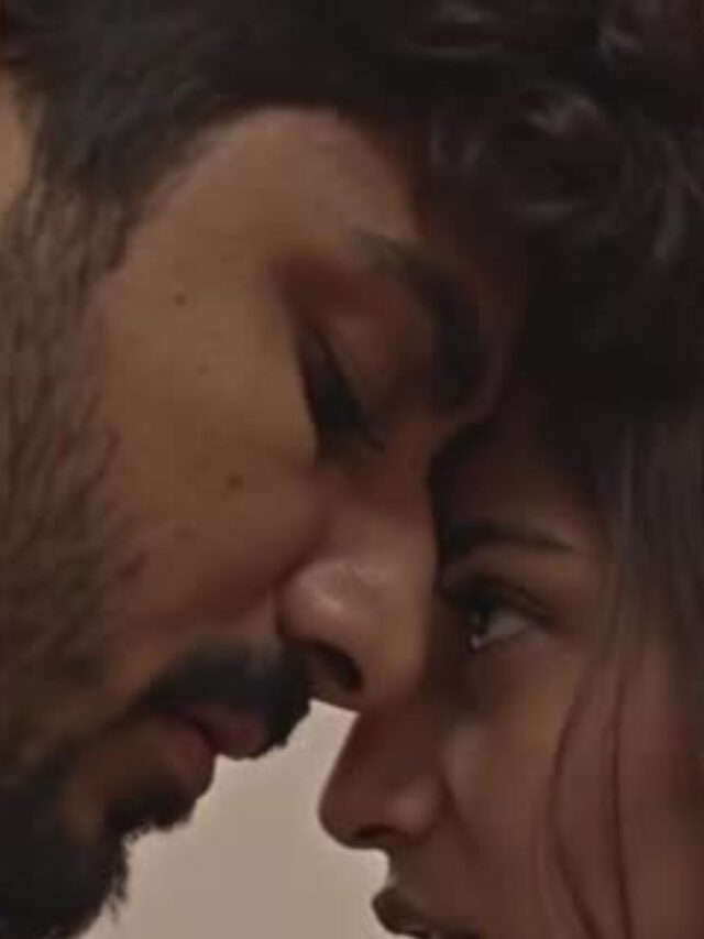 Hasin Lamhe Shayari | गुज़रे लम्हों की तन्हा दास्तान”